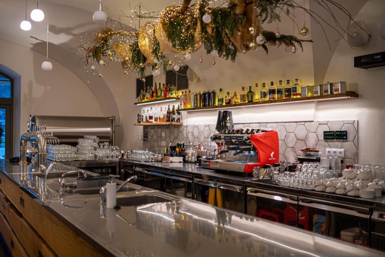 Hotel Pansky Pivovar Holešov 外观 照片